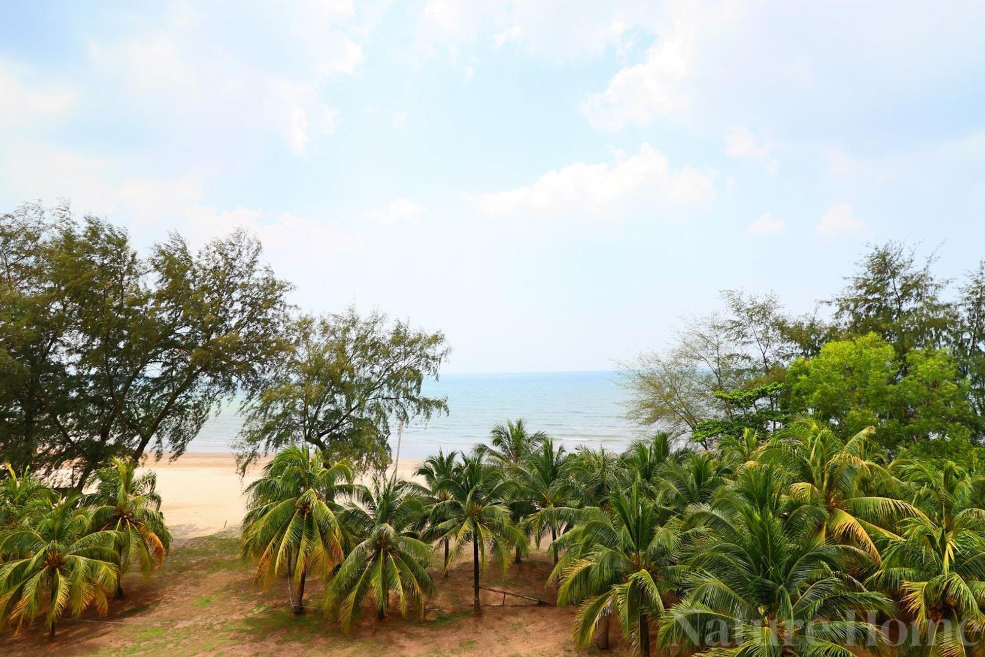 Nature Home 2 - Swiss Garden Resort Residences Beachfront Villa Kuantan Esterno foto