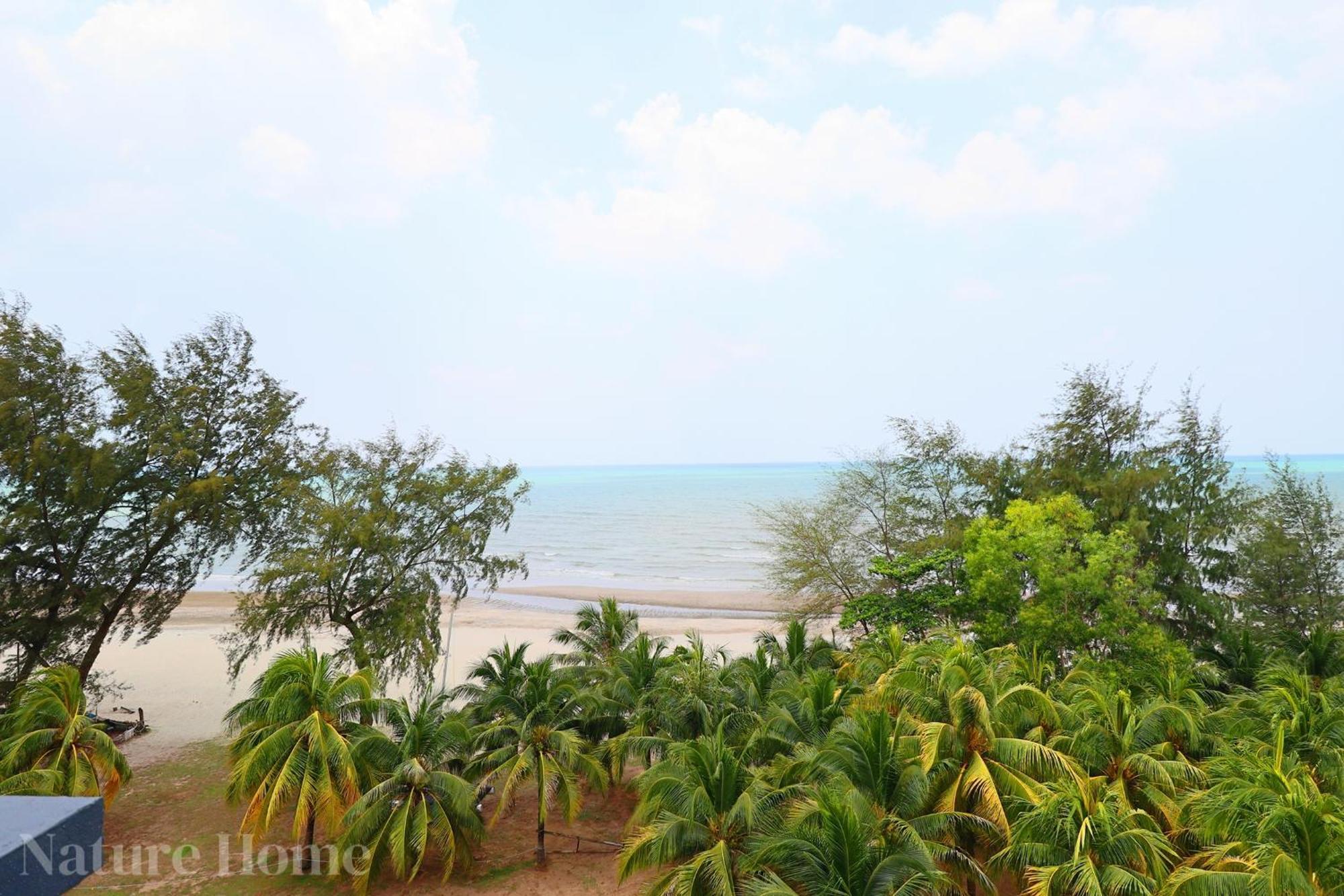 Nature Home 2 - Swiss Garden Resort Residences Beachfront Villa Kuantan Esterno foto